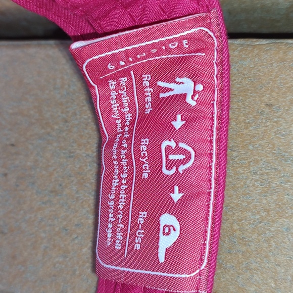 Coca Cola Refresh Recycle Re-use Embroidered Strapback Visor Red White - Picture 8 of 9